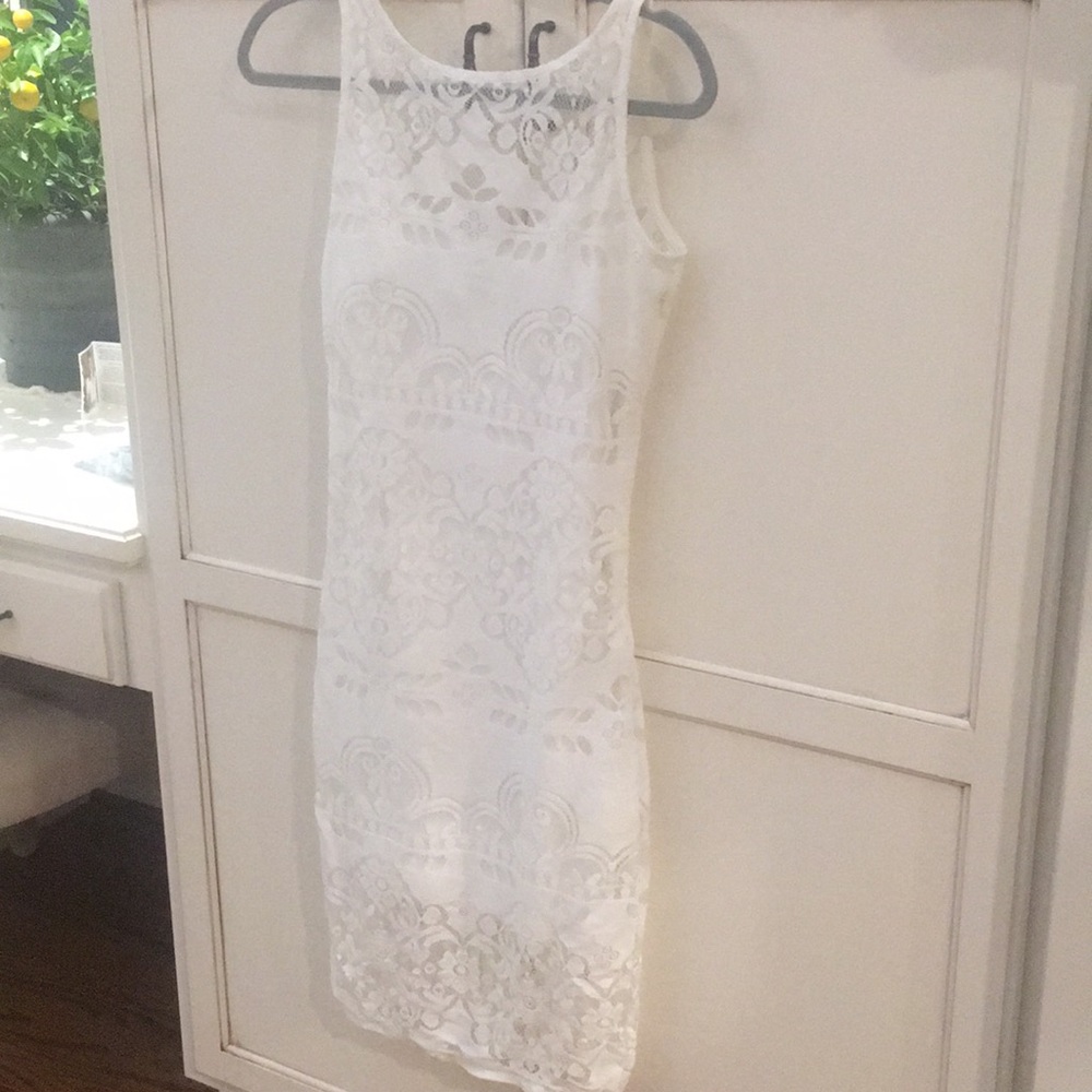 Fitted white Tularosa dress!